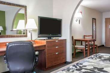 هتل Sleep Inn & Suites Conference Center And Water Park
