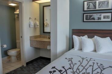 هتل Sleep Inn Lake Wright  Norfolk Airport