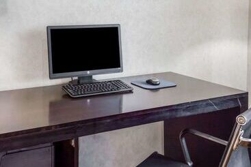 هتل Sleep Inn Lynchburg   University Area & Hwy 460