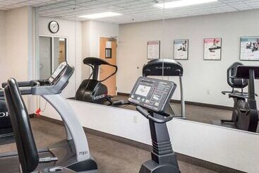 هتل Sleep Inn Lynchburg   University Area & Hwy 460