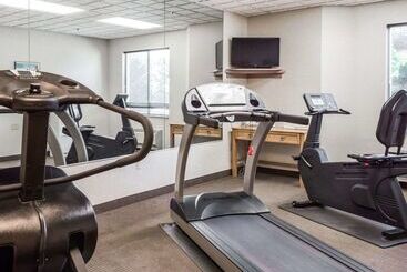 هتل Sleep Inn Lynchburg   University Area & Hwy 460