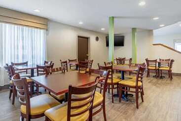 هتل Sleep Inn Near Great Lakes Naval Base