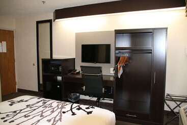 هتل Sleep Inn Near Great Lakes Naval Base