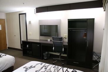 هتل Sleep Inn Near Great Lakes Naval Base