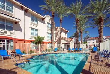 هتل Sonesta Simply Suites Phoenix Scottsdale