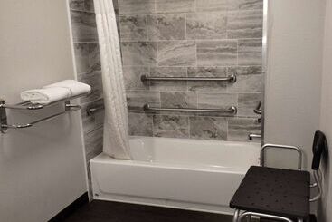 Super 8 Motel By Wyndham Near Fort Lauderdale Arpt