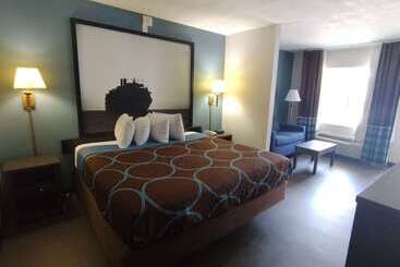 Super 8 Motel By Wyndham Near Fort Lauderdale Arpt