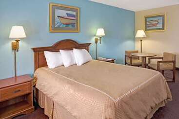 Super 8 Motel By Wyndham Near Fort Lauderdale Arpt