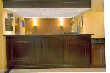 Super 8 Motel By Wyndham Near Fort Lauderdale Arpt