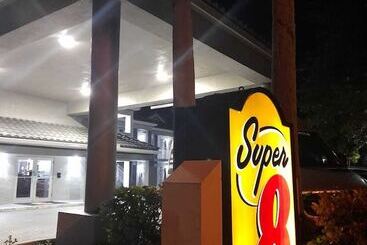 Super 8 Motel By Wyndham Near Fort Lauderdale Arpt