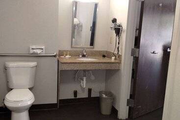 Super 8 Motel By Wyndham Near Fort Lauderdale Arpt
