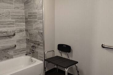 Super 8 Motel By Wyndham Near Fort Lauderdale Arpt