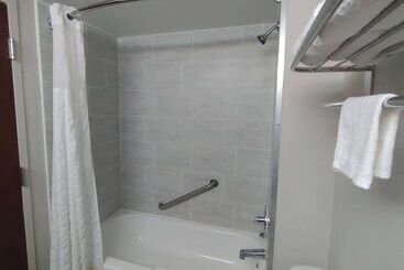 Super 8 Motel By Wyndham Near Fort Lauderdale Arpt