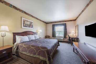 هتل Super 8 By Wyndham Fort Worth Stockyards