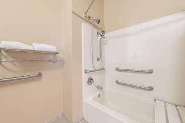 هتل Super 8 By Wyndham Fort Worth Stockyards