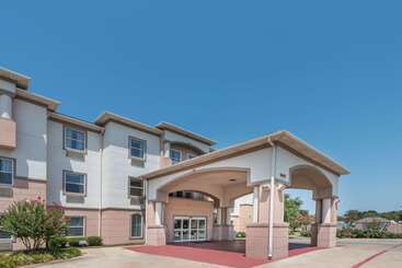 هتل Super 8 By Wyndham Fort Worth Stockyards