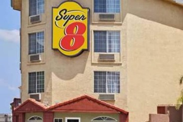 هتل Super 8 By Wyndham Los Angeles Downtown