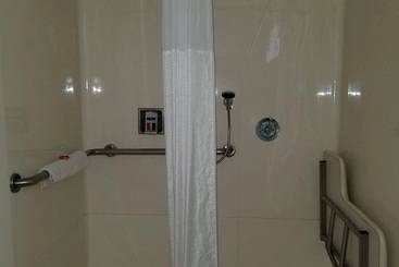 هتل Super 8 By Wyndham Los Angelesculver City Area