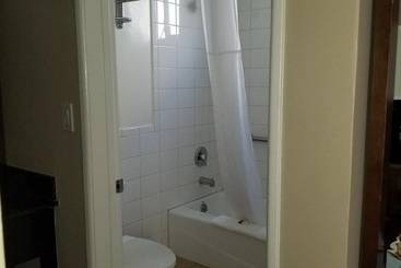 هتل Super 8 By Wyndham Los Angelesculver City Area