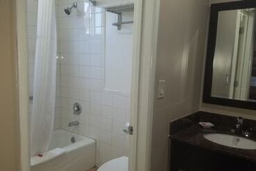 هتل Super 8 By Wyndham Los Angelesculver City Area