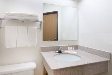 هتل Super 8 By Wyndham Morgantown