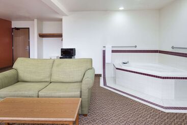 هتل Super 8 By Wyndham Morgantown