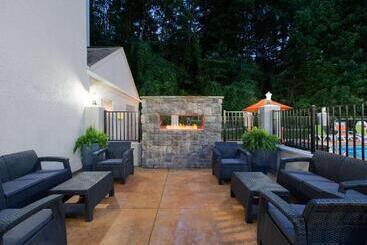 هتل Super 8 By Wyndham Pigeon Forge Emert St