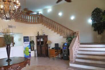 هتل Super 8 By Wyndham South Padre Island