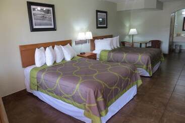 هتل Super 8 By Wyndham South Padre Island