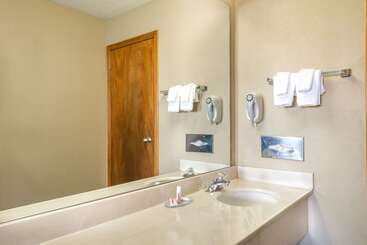 هتل Super 8 By Wyndham Vandalia/dayton International Airport