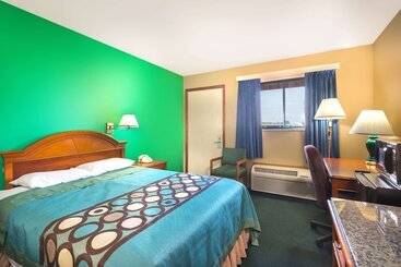 هتل Super 8 By Wyndham Vandalia/dayton International Airport