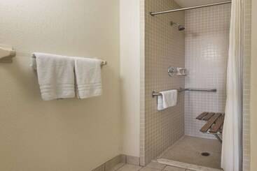 هتل Super 8 By Wyndham Vandalia/dayton International Airport