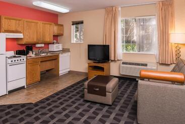 هتل Towneplace Suites By Marriott Anaheim Maingate Near Angel Stadium