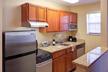 هتل Towneplace Suites By Marriott Fort Meade National Business Park