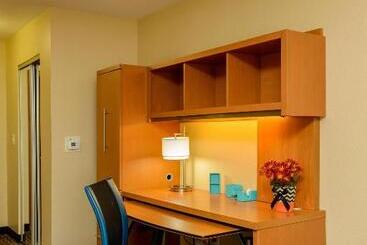 هتل Towneplace Suites By Marriott Fort Meade National Business Park