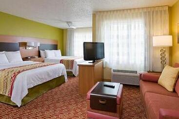 Отель Towneplace Suites By Marriott Dallas Bedford