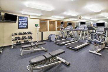 هتل Towneplace Suites Detroit Dearborn