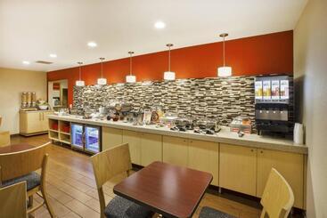 هتل Towneplace Suites Detroit Dearborn