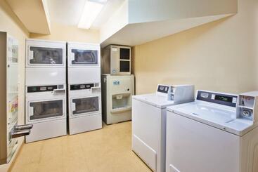 هتل Towneplace Suites Detroit Dearborn