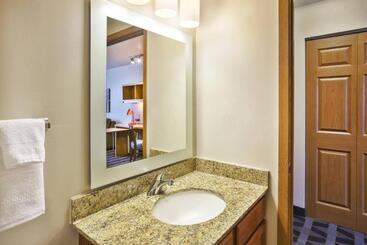 هتل Towneplace Suites Detroit Dearborn