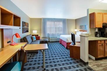 هتل Towneplace Suites Detroit Dearborn
