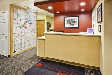 هتل Towneplace Suites Detroit Dearborn