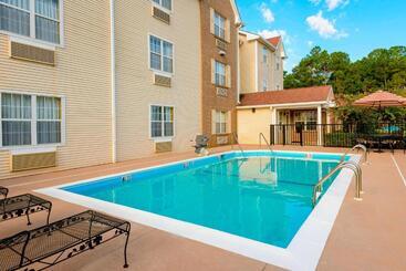 هتل Towneplace Suites Mobile