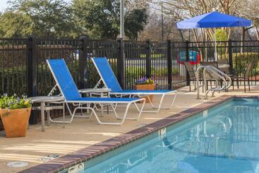 هتل Towneplace Suites New Orleans Metairie