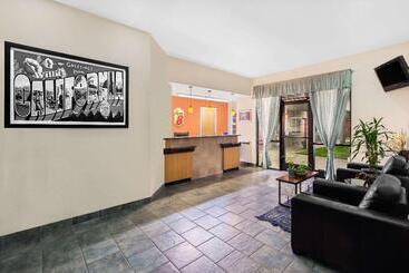 مُتل Creekside Inn & Suites