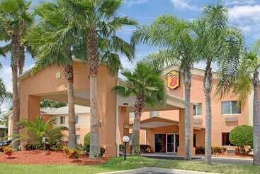 مُتل Super 8 By Wyndham Daytona Beach
