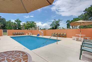 مُتل Super 8 By Wyndham Daytona Beach