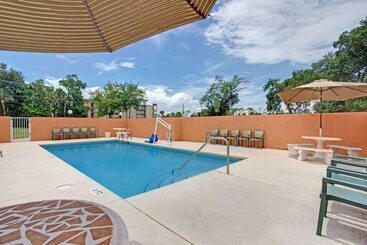 مُتل Super 8 By Wyndham Daytona Beach