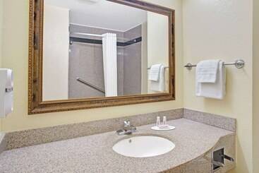 مُتل Super 8 By Wyndham Daytona Beach