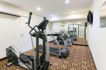 مُتل Super 8 By Wyndham Decatur/dntn/atlanta Area